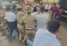 ಭ್ರಷ್ಟ ಅಧಿಕಾರಿಯನ್ನು ವಜಾಗೊಳಿಸುವಂತೆ ಆಗ್ರಹಿಸಿ ಸಿ.ಪಿ.ಐ.ಎಂ ಕಾರ್ಯಕರ್ತರಿಂದ ಪ್ರತಿಭಟನೆ